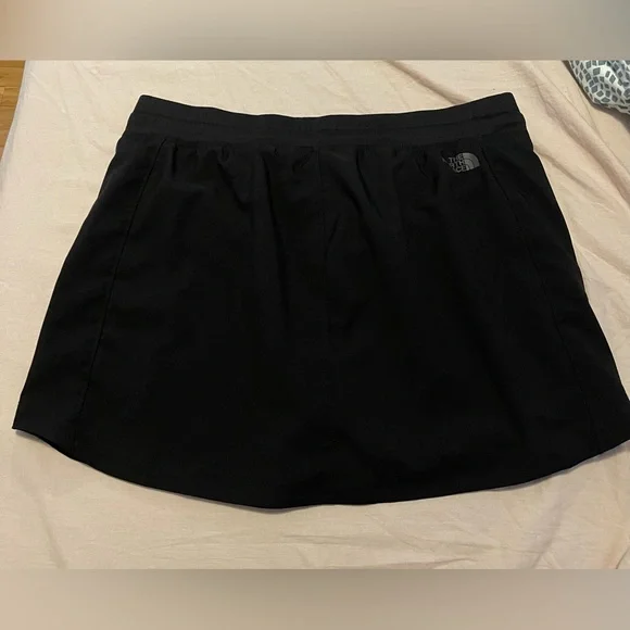 SKORT - Picture 2 of 4